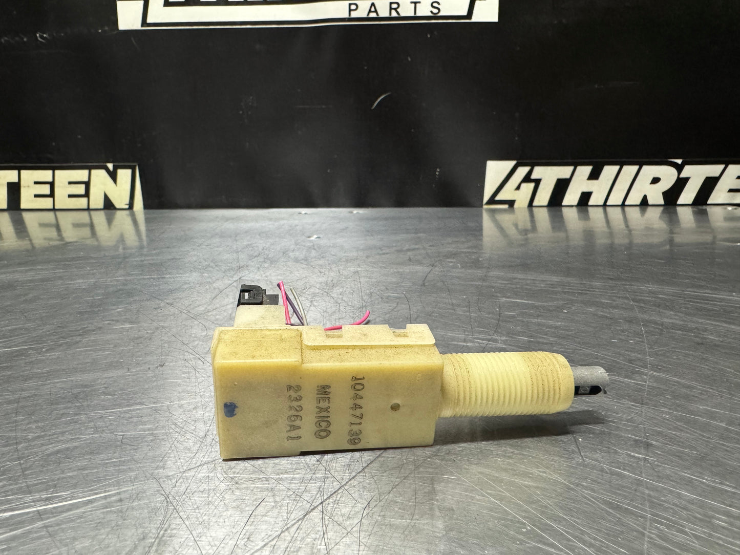 97-04 C5 CORVETTE BRAKE LIGHT SWITCH 10447139 OEM #N145