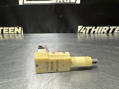 97-04 C5 CORVETTE BRAKE LIGHT SWITCH 10447139 OEM #N145