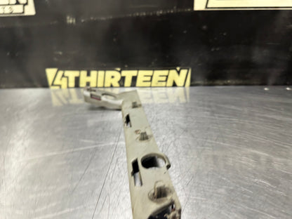 04-06 PONTIAC GTO FRONT LH LEFT FRONT BUMPER GUIDE BRACKET 92177408 OEM #N897