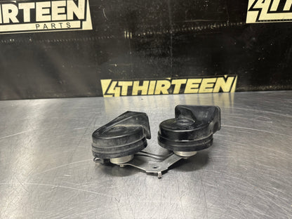 2015 FORD MUSTANG GT FACTORY DUAL HORNS WITH BRACKET OEM #V11