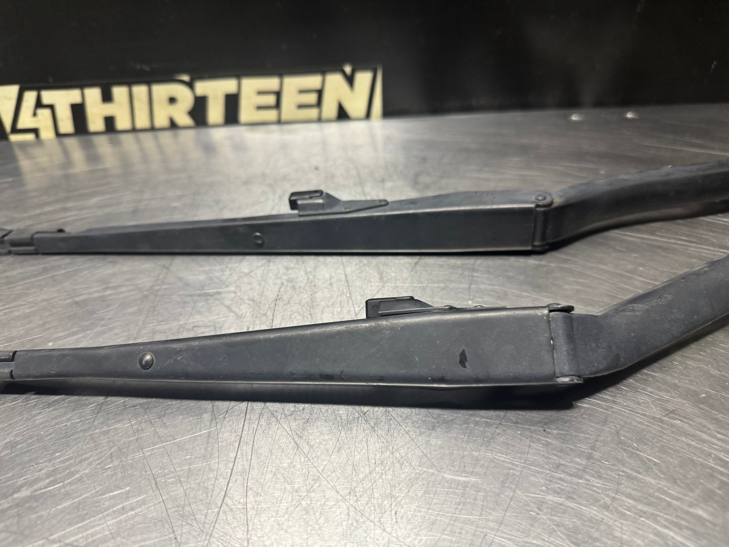 97-04 C5 CORVETTE WIPER ARM SET OEM #N353