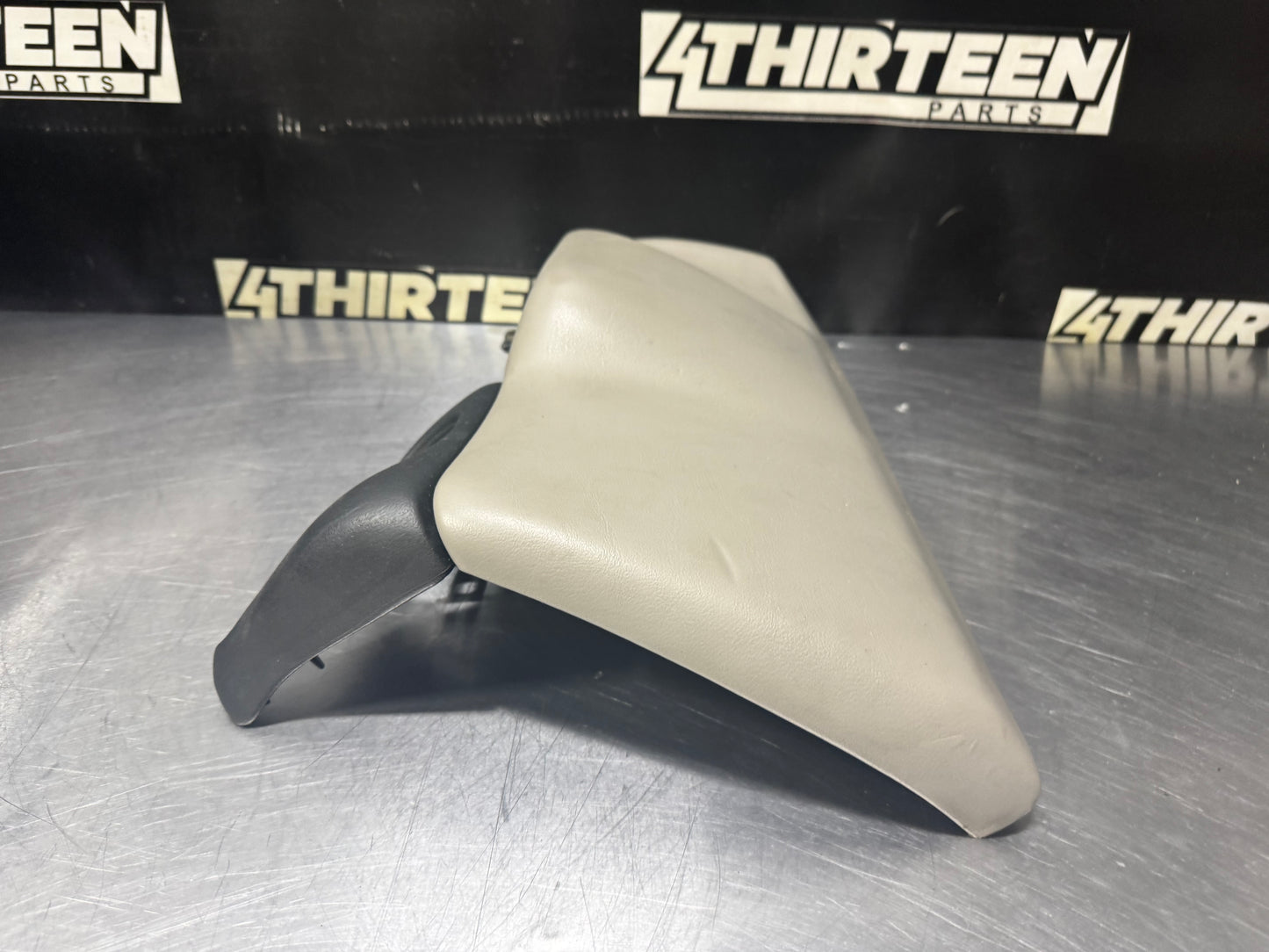 1997 - 2004 CORVETTE C5 OEM KNEE BOLSTER 10281976 TAN OEM #K14