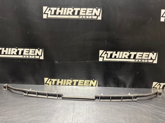 04-06 PONTIAC GTO UPPER REAR CENTER BUMPER BRACKET 92049262 OEM #N382