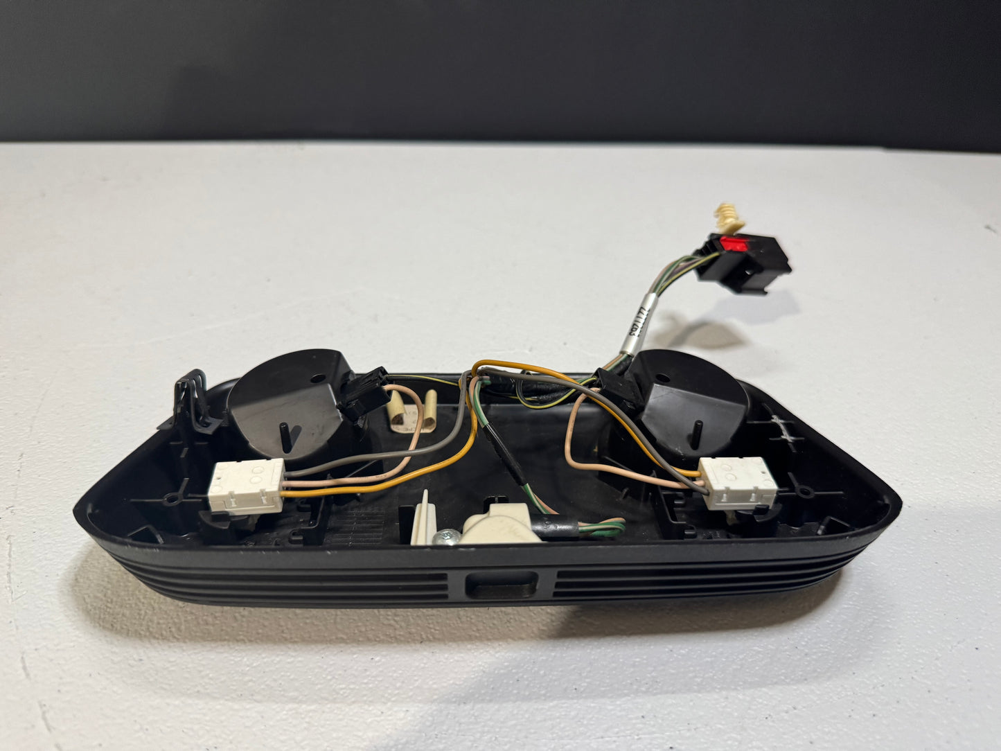 10-14 FORD MUSTANG OVERHEAD DOME LIGHT OEM #K12