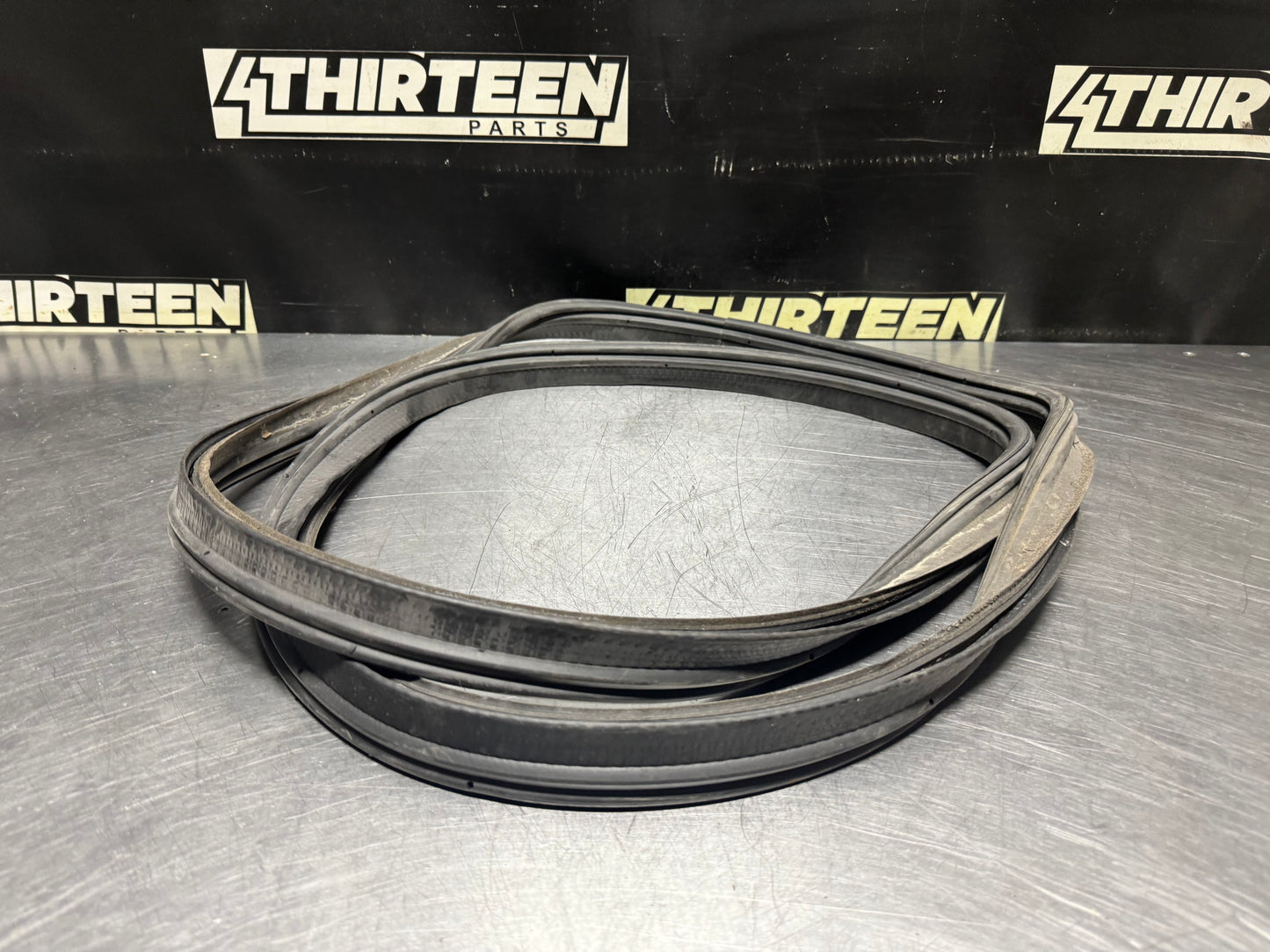 1997-2004 CORVETTE C5 COUPE TRUNK/HATCH SEAL OEM #N526
