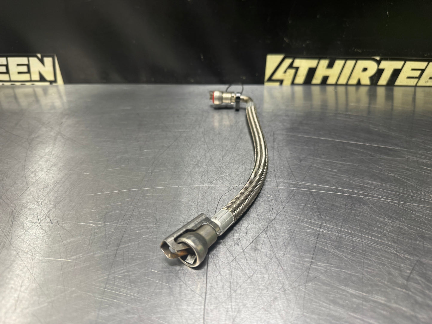 04 - 06 PONTIAC GTO FUEL RAIL INTAKE HOSE #N623