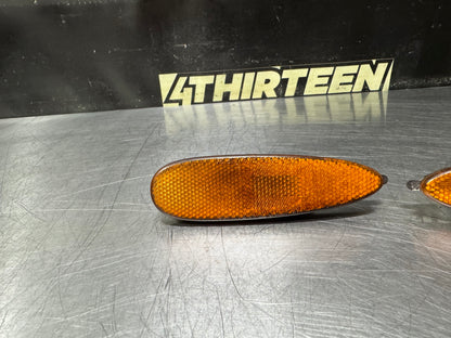 04-06 PONTIAC GTO FRONT BUMPER SIDE MARKERS OEM #N709