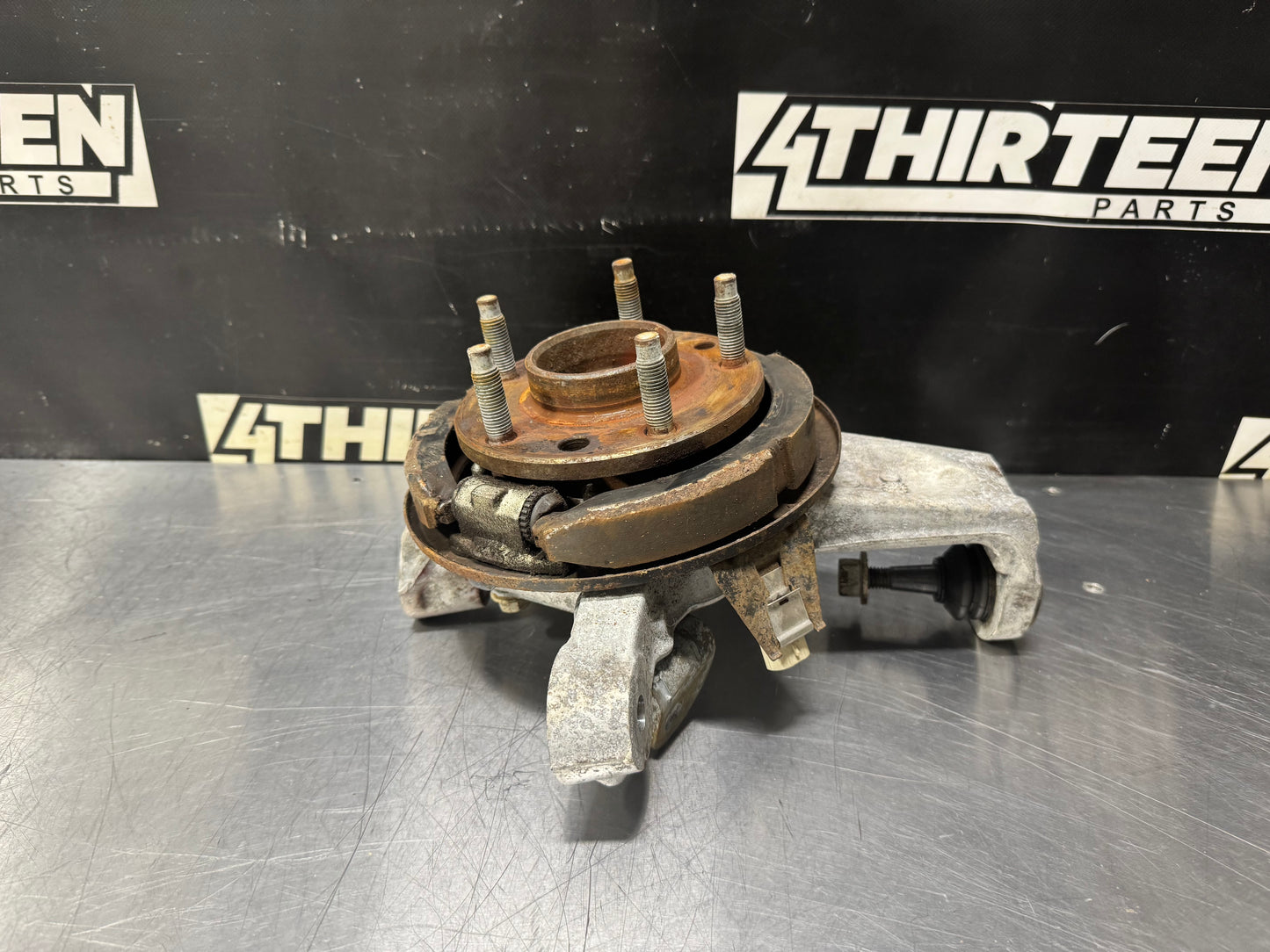 1997-2004 CORVETTE C5 LEFT DRIVER REAR SPINDLE KNUCKLE HUB OEM #N70