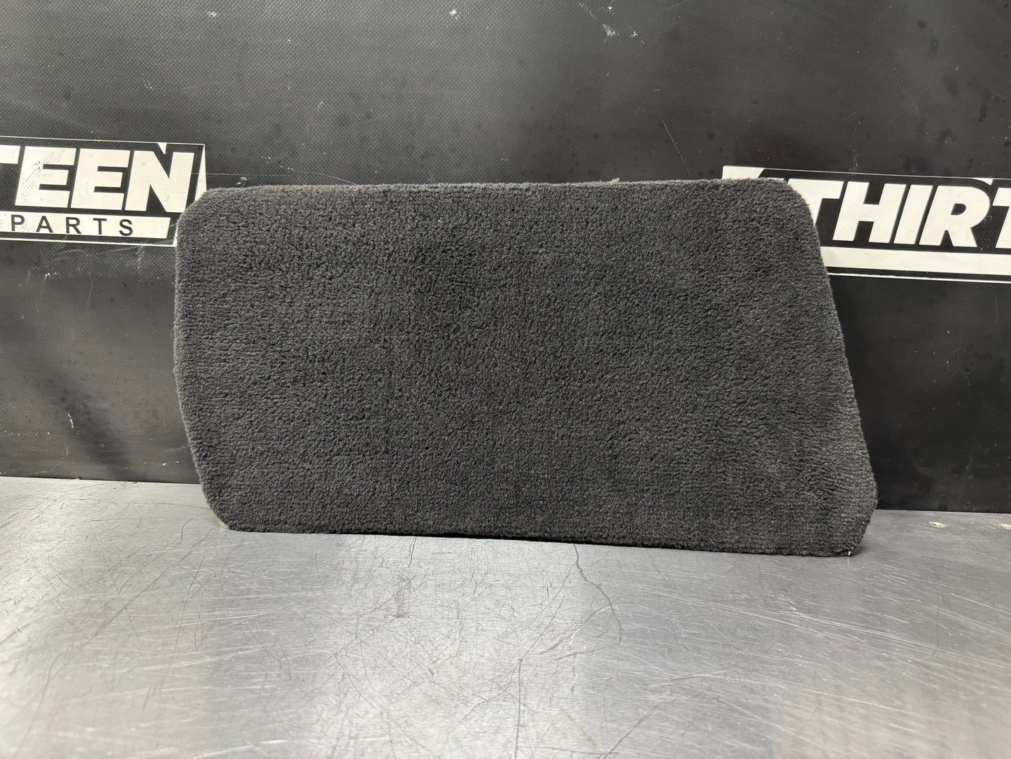 97-04 C5 CORVETTE PASSENGER FOOTWELL CARPET TRIM OEM 10352378 #L335