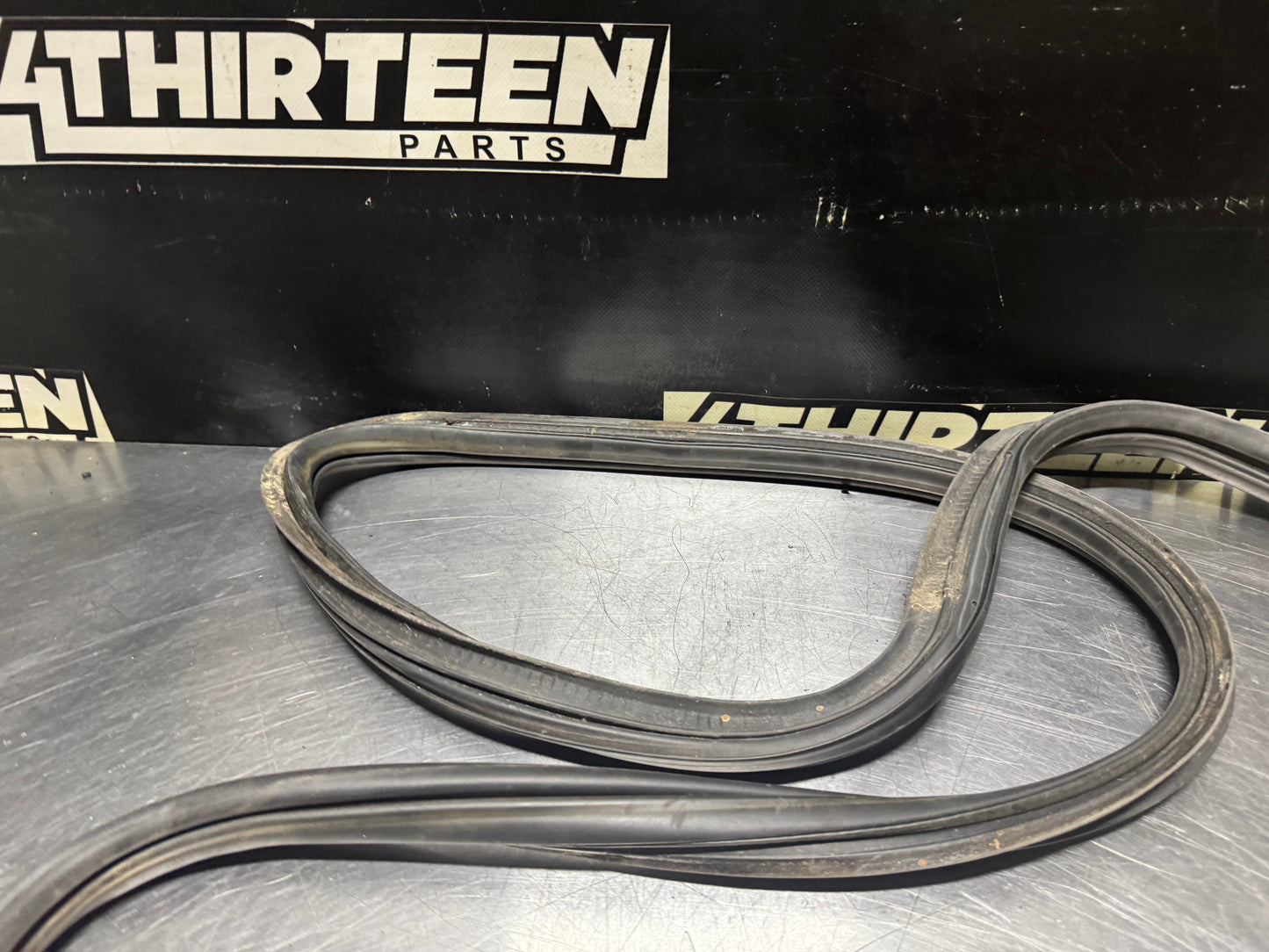 04-06 PONTIAC GTO TRUNK SEAL WEATHER STRIP OEM #N406