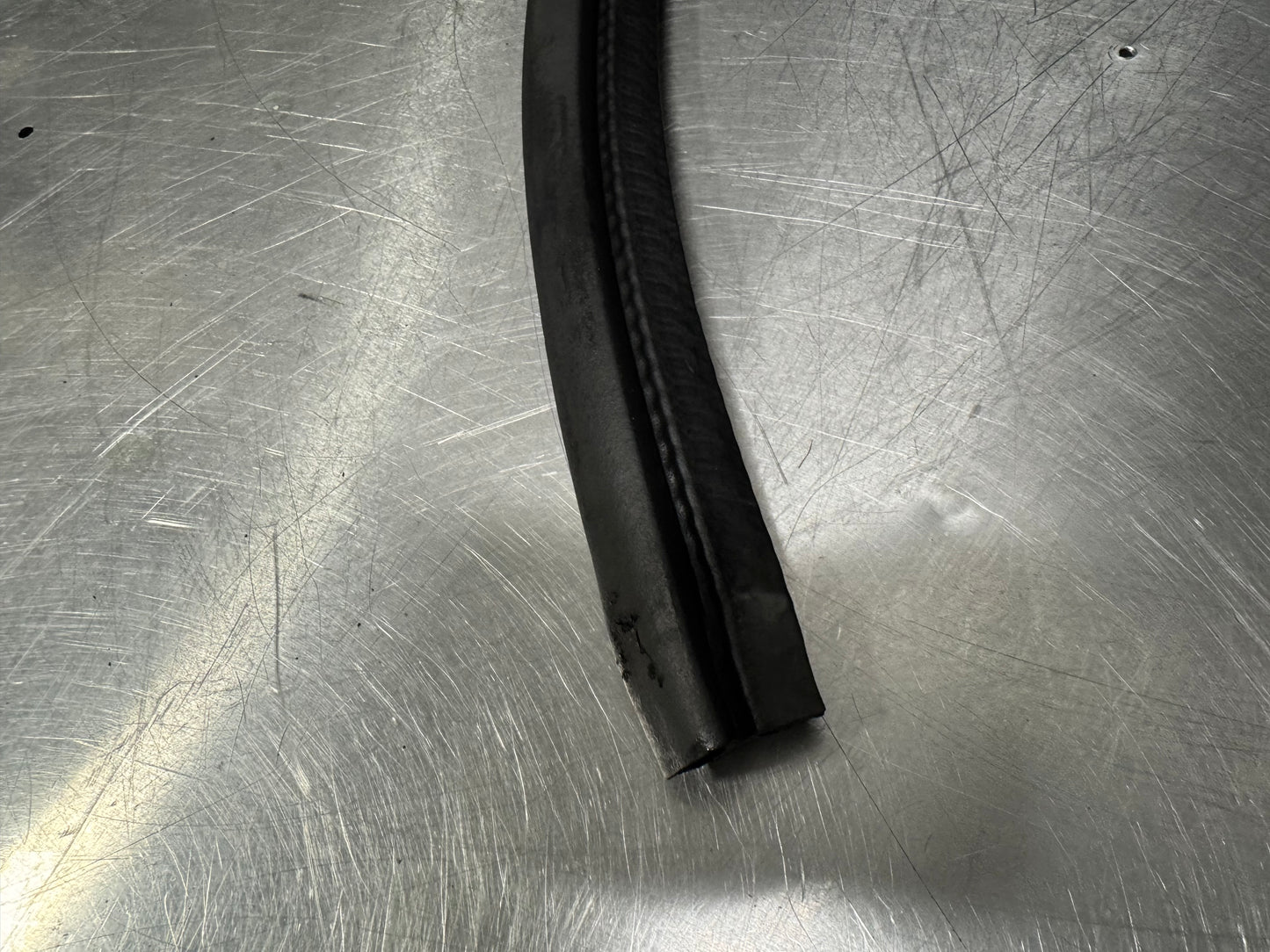 1997-2004 CORVETTE C5 CONVERTIBLE TRUNK / DECK LID WEATHER STRIP SEAL OEM #N879