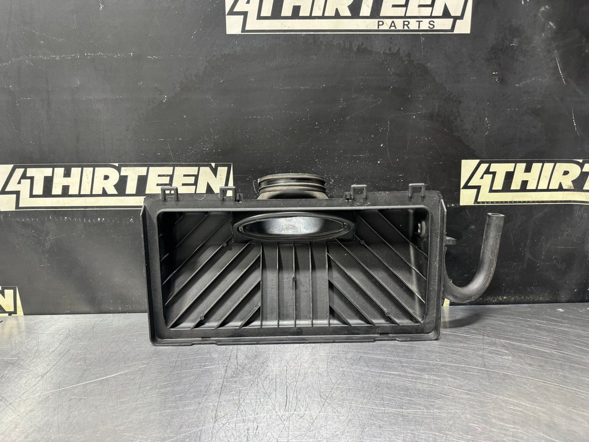 97-04 C5 CORVETTE AIR CLEANER INTAKE COVER LID 25166555 OEM #N977