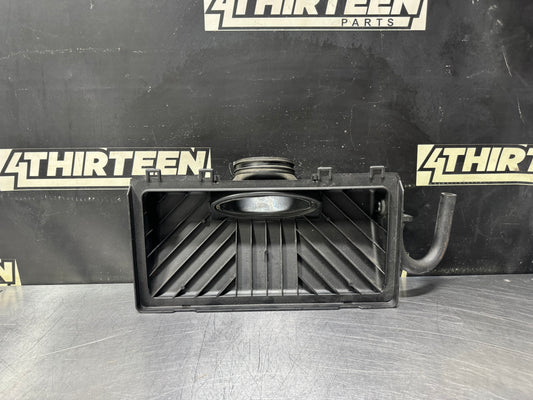 97-04 C5 CORVETTE AIR CLEANER INTAKE COVER LID 25166555 OEM #N977