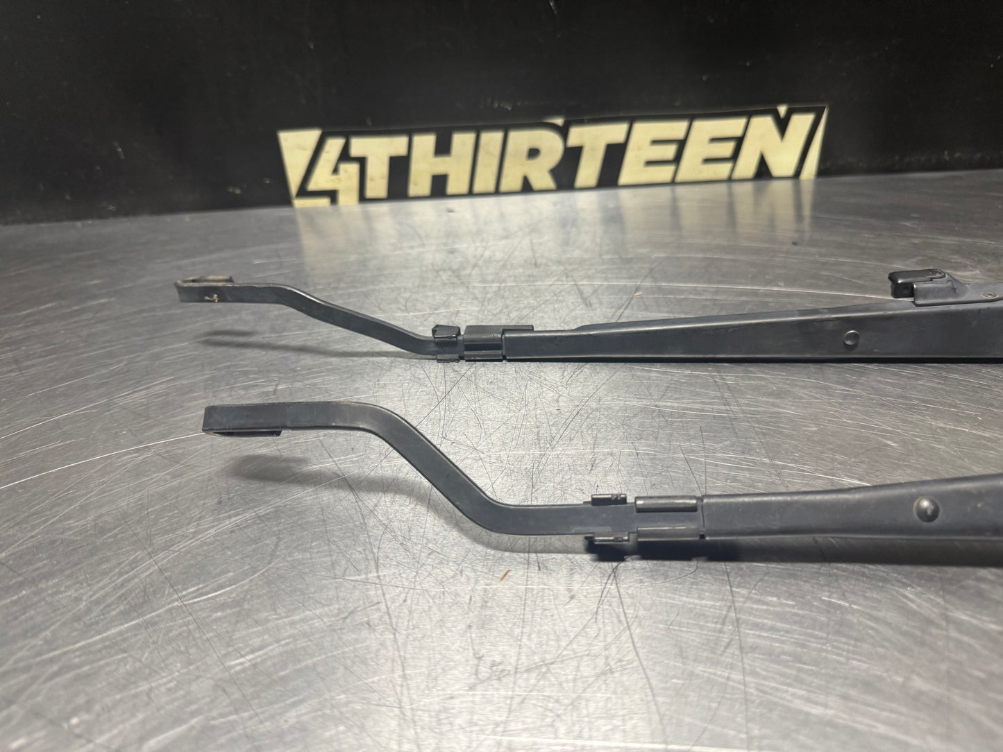 97-04 C5 CORVETTE WIPER ARM SET OEM #N353