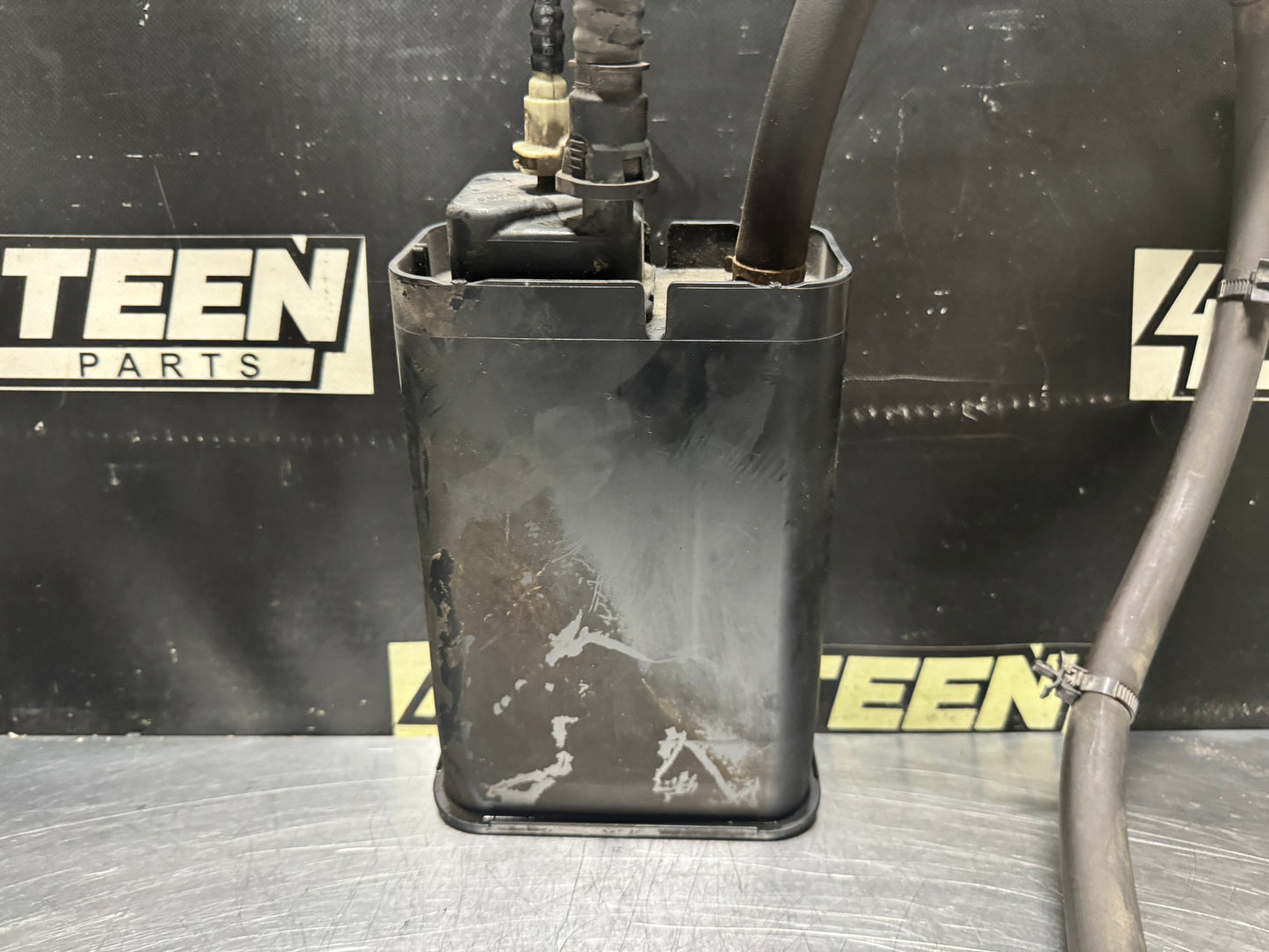 2004 PONTIAC GTO EVAP ASSEMBLY CHARCOAL CANISTER OEM #N543