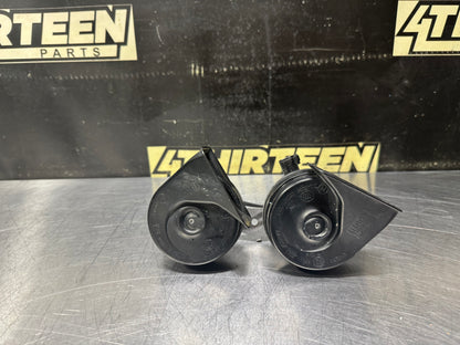 2015 FORD MUSTANG GT FACTORY DUAL HORNS WITH BRACKET OEM #V11