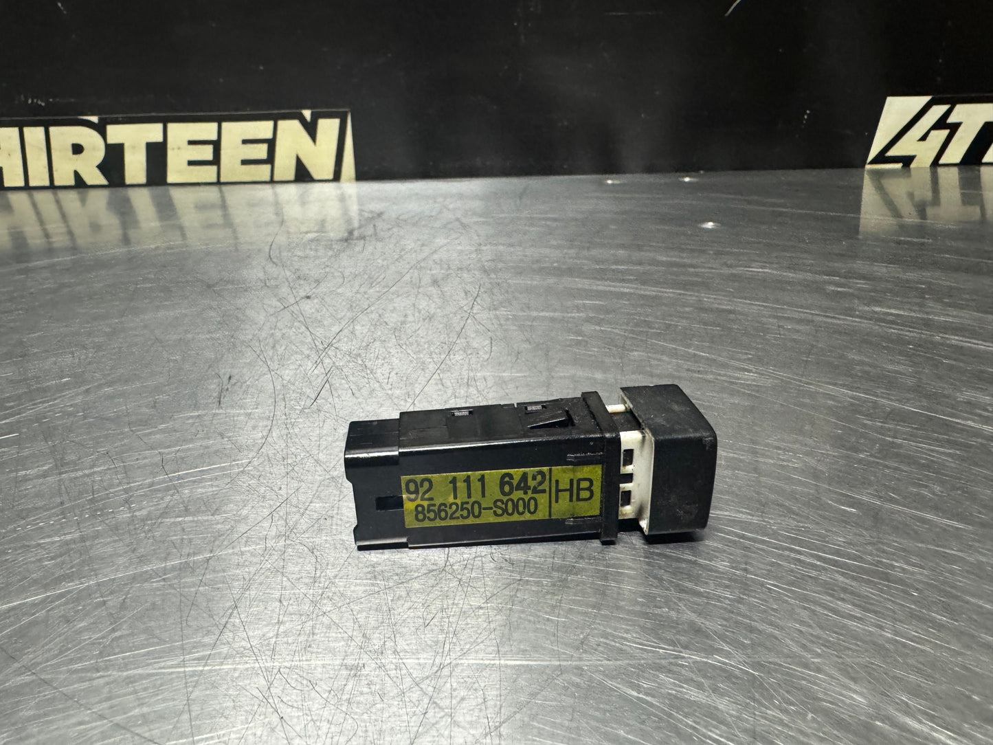 04 PONTIAC GTO MANUAL TRANSMISSION TRACTION CONTROL SWITCH 92111642 OEM #N282