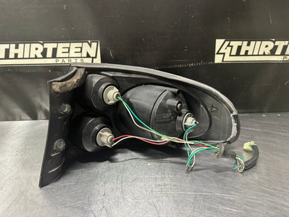 2004 PONTIAC GTO LH DRIVER REAR TAIL LIGHT #N636