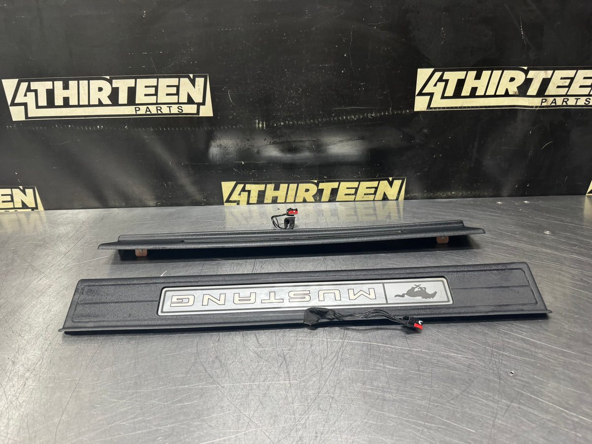 15-17 FORD MUSTANG GT ILLUMINATED DOOR SILLS PAIR #V1