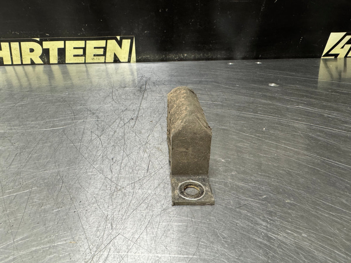 1997-2004 C5 CORVETTE REAR RUBBER EXHAUST HANGER #N886