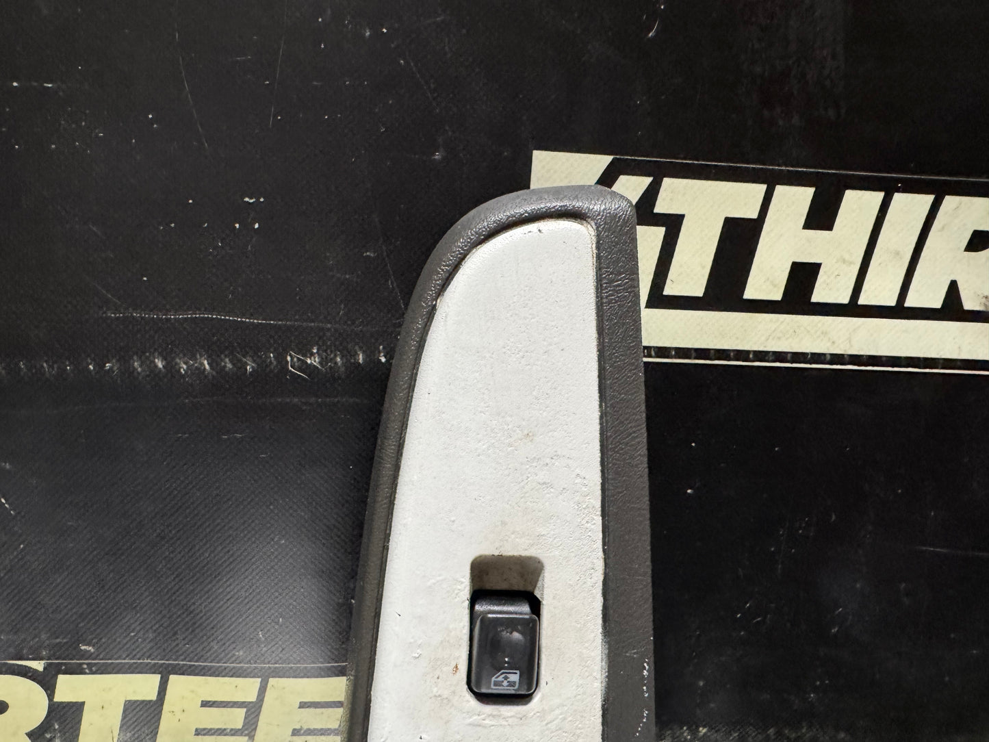 03-07 CHEVY SILVERADO 1500 RH PASSENGER WINDOW SWITCH 10398574 OEM #N758
