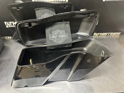 2010 HARLEY DAVIDSON STREET GLIDE SADDLE BAGS OEM #N334