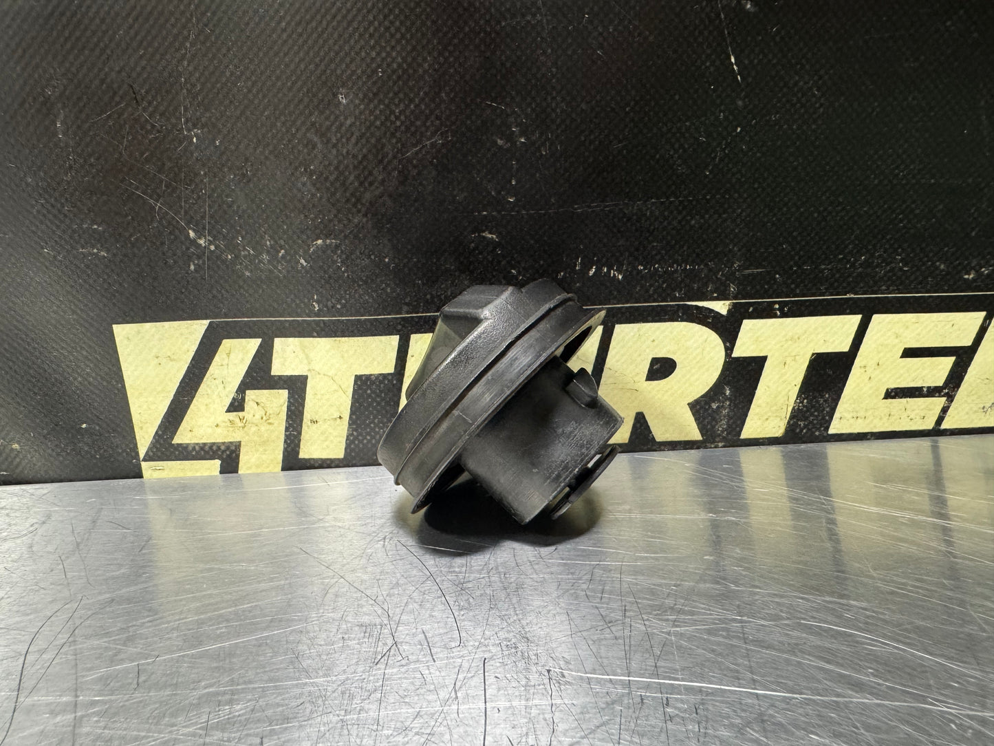 04-06 PONTIAC GTO GAS CAP OEM #N621