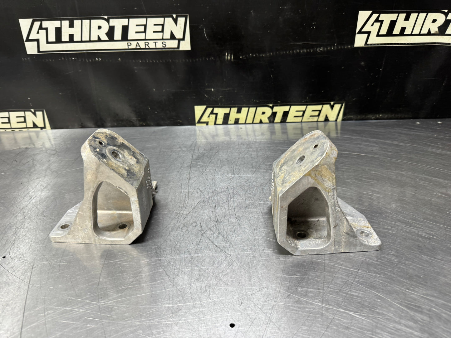 1997 - 2004 CORVETTE C5 OEM MOTOR MOUNT PEDESTALS 10260642 10260643 #N823