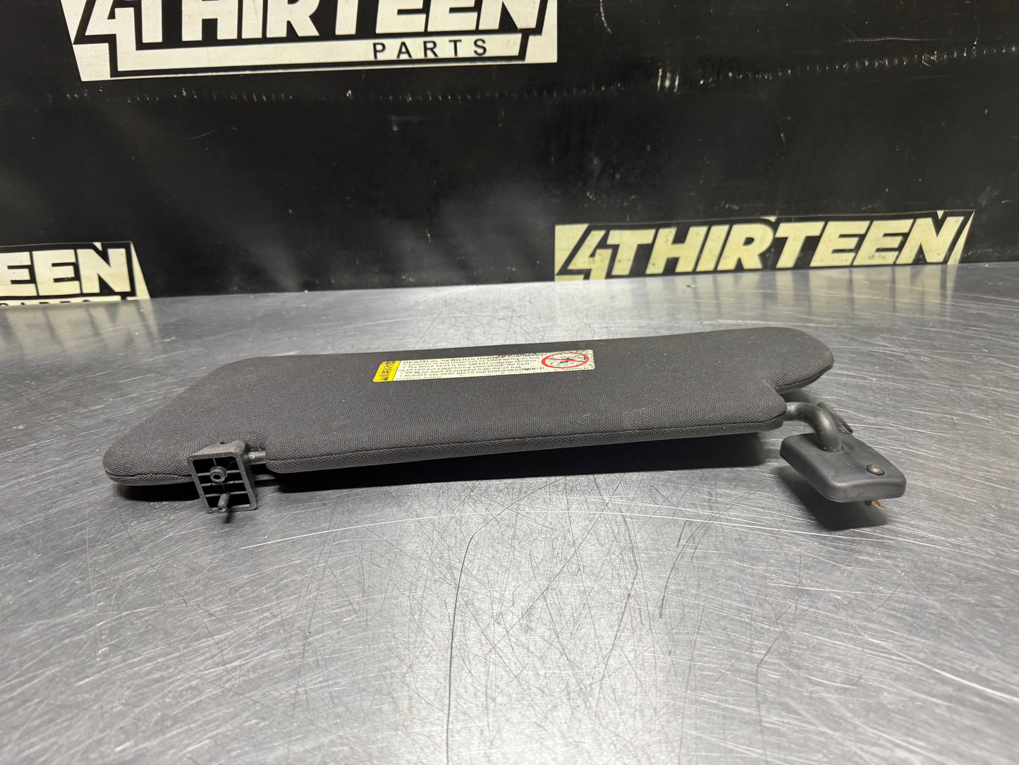 04-06 PONTIAC GTO RH PASSENGER SIDE SUN VISOR OEM #N684