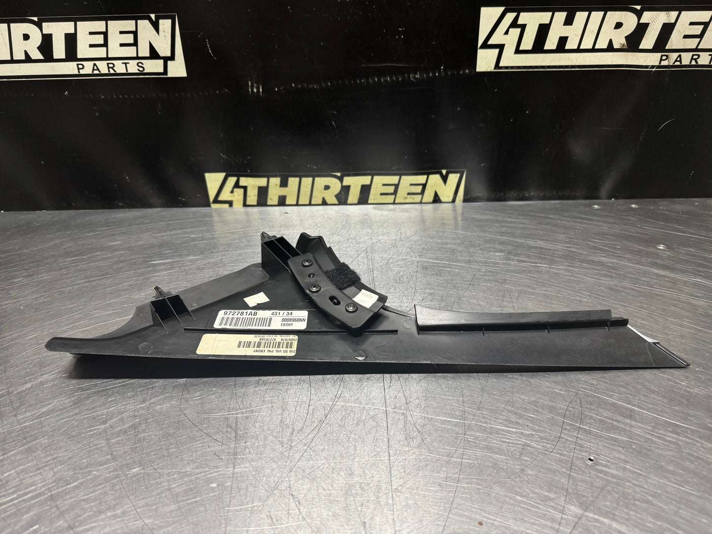 05-13 C6 CORVETTE RH PASSENGER FLOOR CONSOLE TRIM COVER PANEL 25897879 OEM #N597