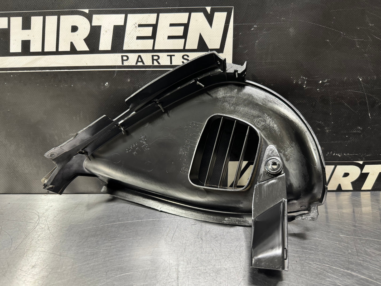 04-06 PONTIAC GTO LH DRIVER SIDE DEFROST VENT TRIM OEM #L427