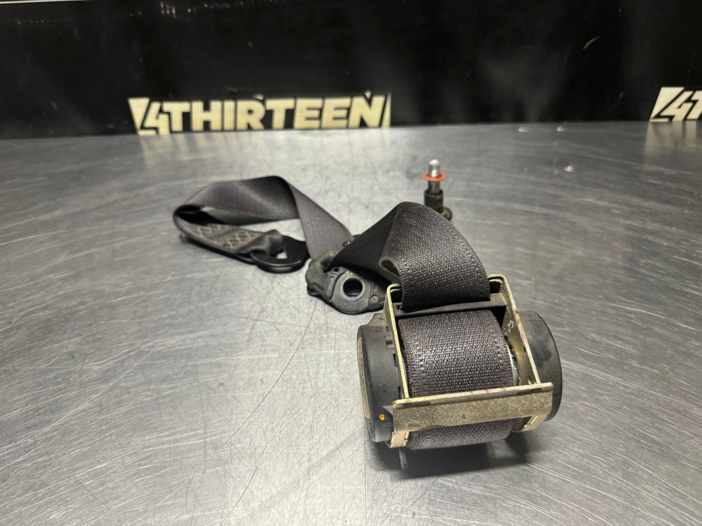04-06 PONTIAC GTO LEFT HAND LH SIDE SEAT BELT AND RETRACTOR 511648132A OEM #N306