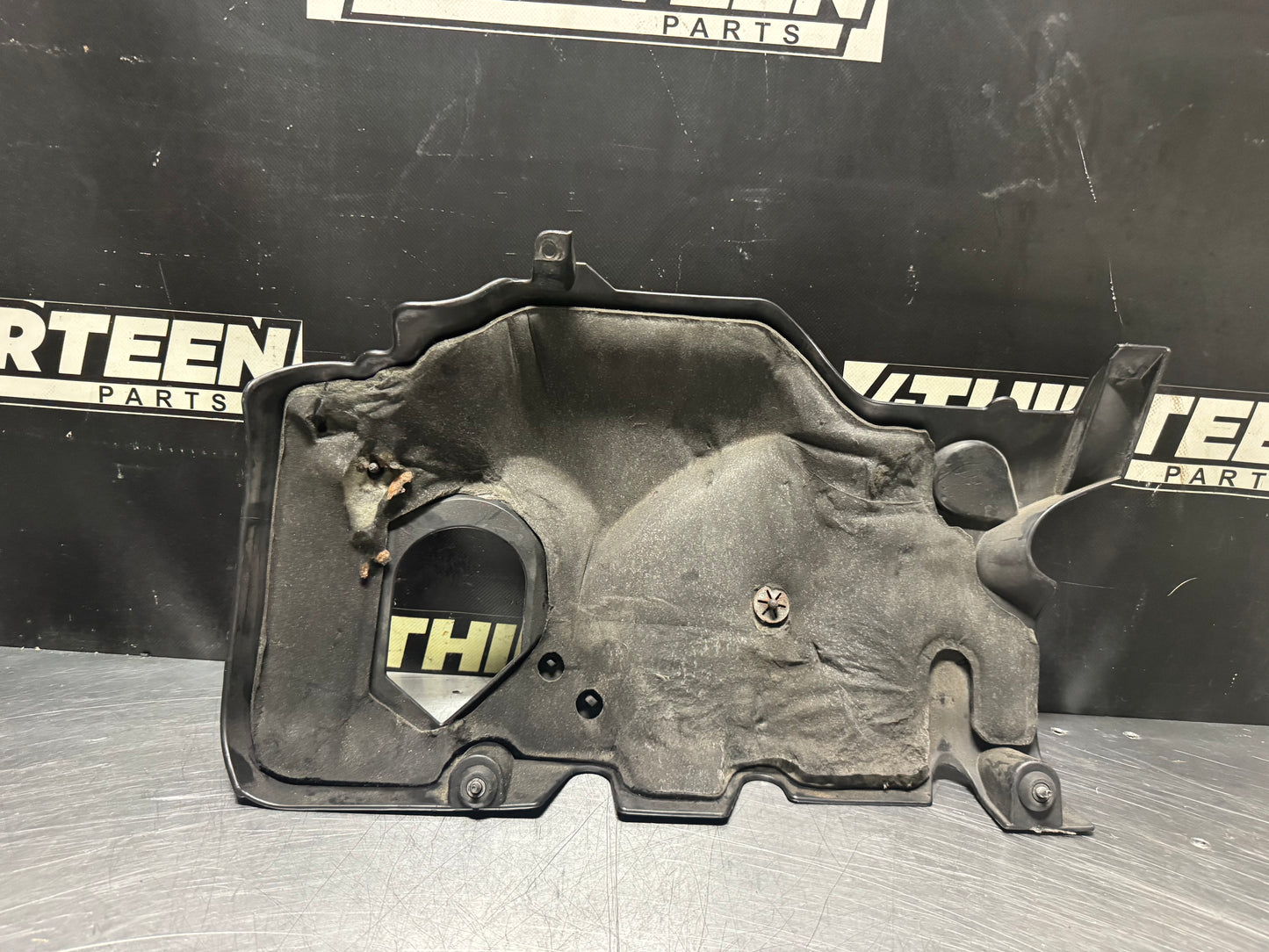 03-06 CHEVY TAHOE LEFT SIDE ENGINE INTAKE MANIFOLD COVER 12574573 OEM #N552