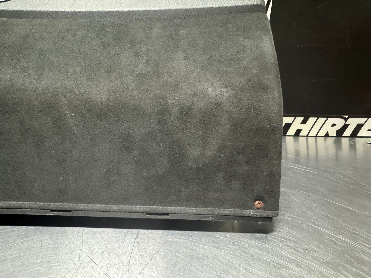 04-06 PONTIAC GTO GLOVE BOX OEM #N301