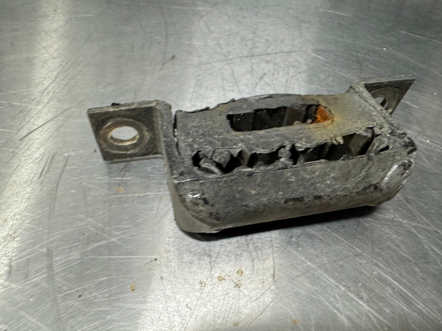 1997-2004 C5 CORVETTE REAR RUBBER EXHAUST HANGER #L269
