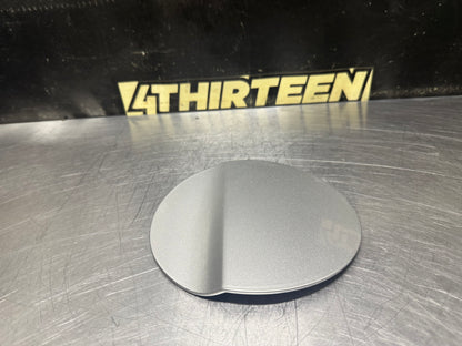 15-17 FORD MUSTANG GT FUEL DOOR GAS LID TANK COVER SILVER OEM #V28