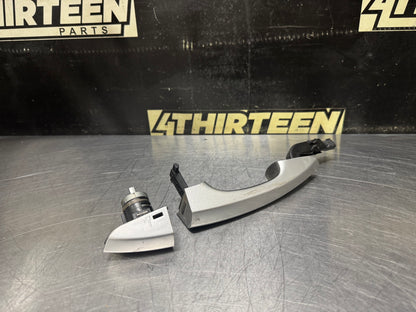 2015 FORD MUSTANG GT LH DRIVER SIDE EXTERIOR DOOR HANDLE SILVER OEM #V18
