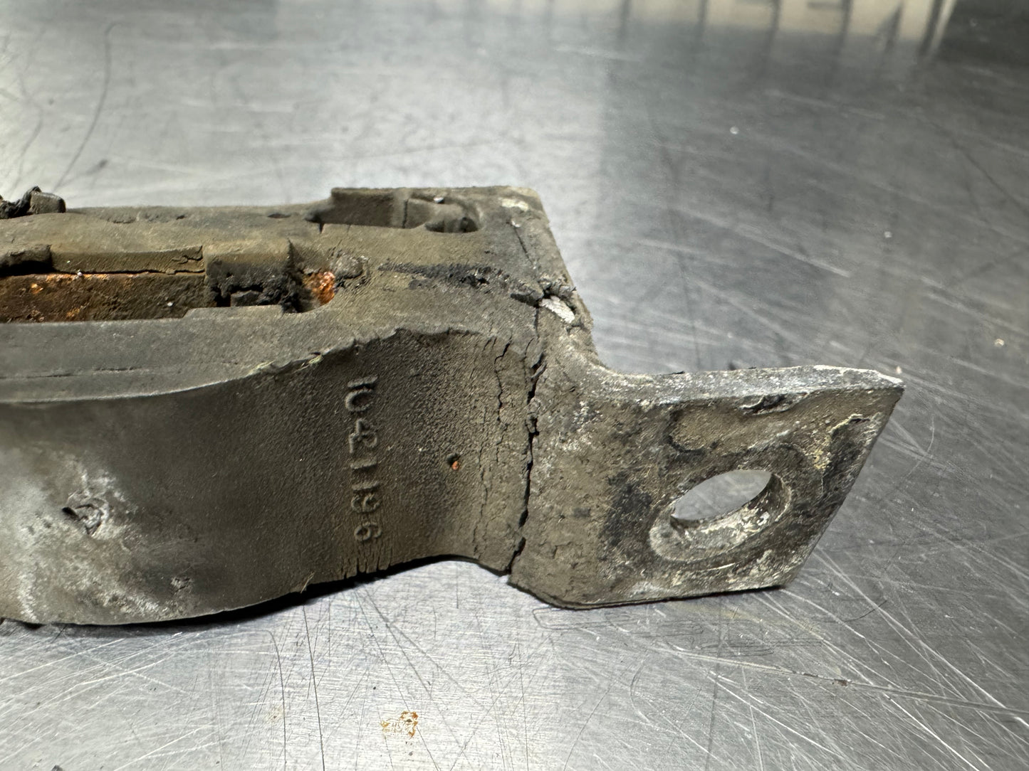 1997-2004 C5 CORVETTE REAR RUBBER EXHAUST HANGER #L269