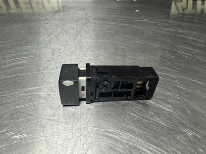 04 PONTIAC GTO MANUAL TRANSMISSION TRACTION CONTROL SWITCH 92111642 OEM #N282