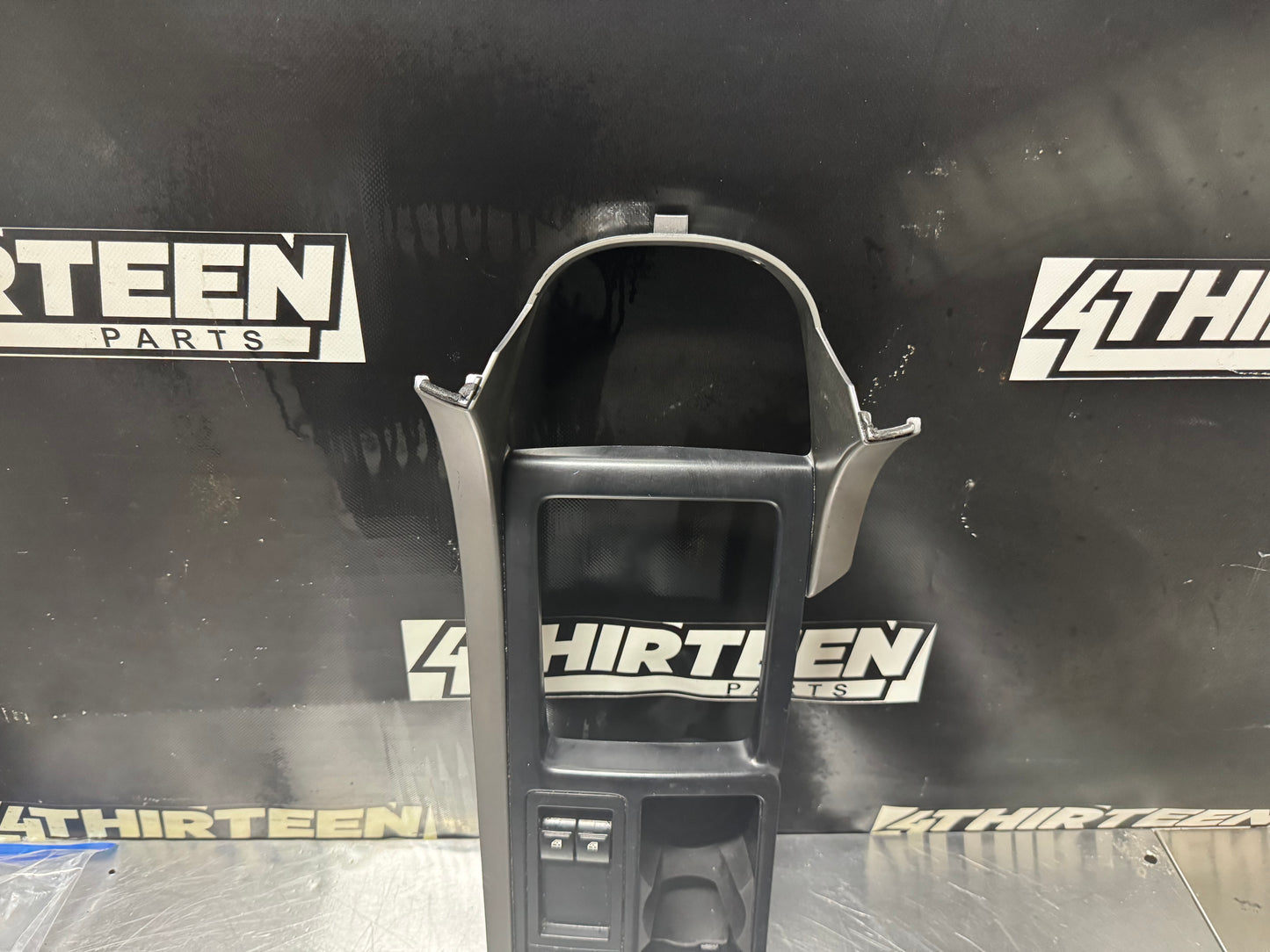 04-06 PONTIAC GTO SHIFTER BEZEL TRIM OEM #N135