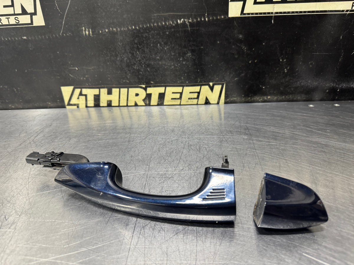 18-23 FORD MUSTANG GT LH DRIVER SIDE EXTERIOR DOOR HANDLE BLUE OEM #V81