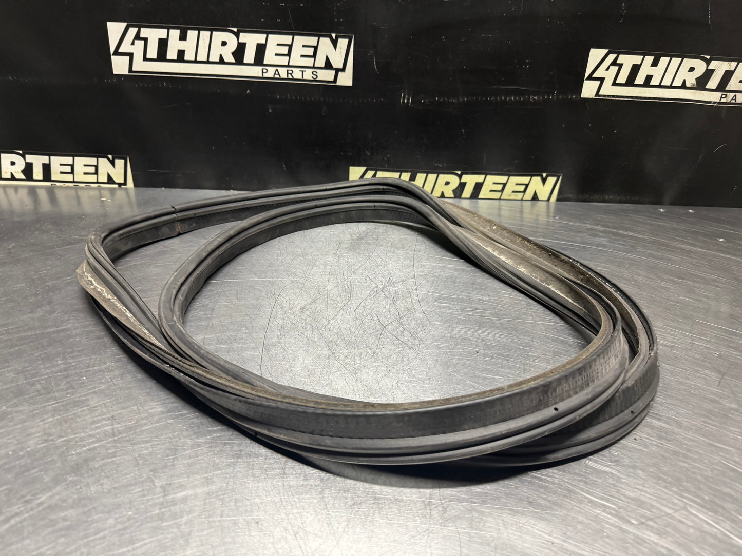 1997-2004 CORVETTE C5 COUPE TRUNK/HATCH SEAL OEM #N526