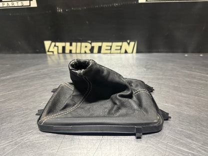 04-06 PONTIAC GTO MANUAL SHIFT BOOT W/ BEZEL OEM #N372