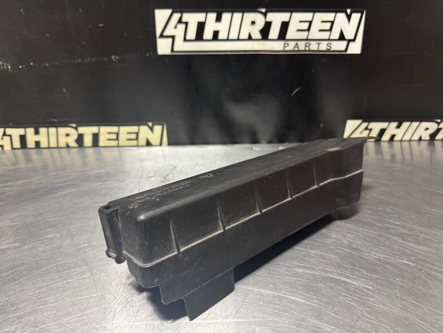 04-06 PONTIAC GTO UNDER HOOD FUSE BOX LID 92169852 OEM #N258