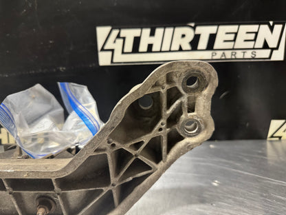 04-06 PONTIAC GTO TRANSMISSION T56 CROSSMEMBER OEM #N268
