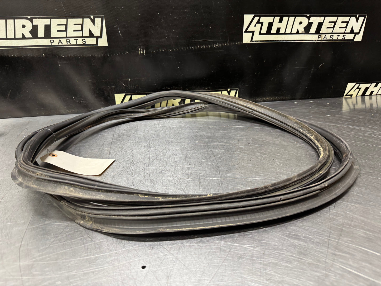 04-06 PONTIAC GTO TRUNK SEAL WEATHER STRIP OEM #N716