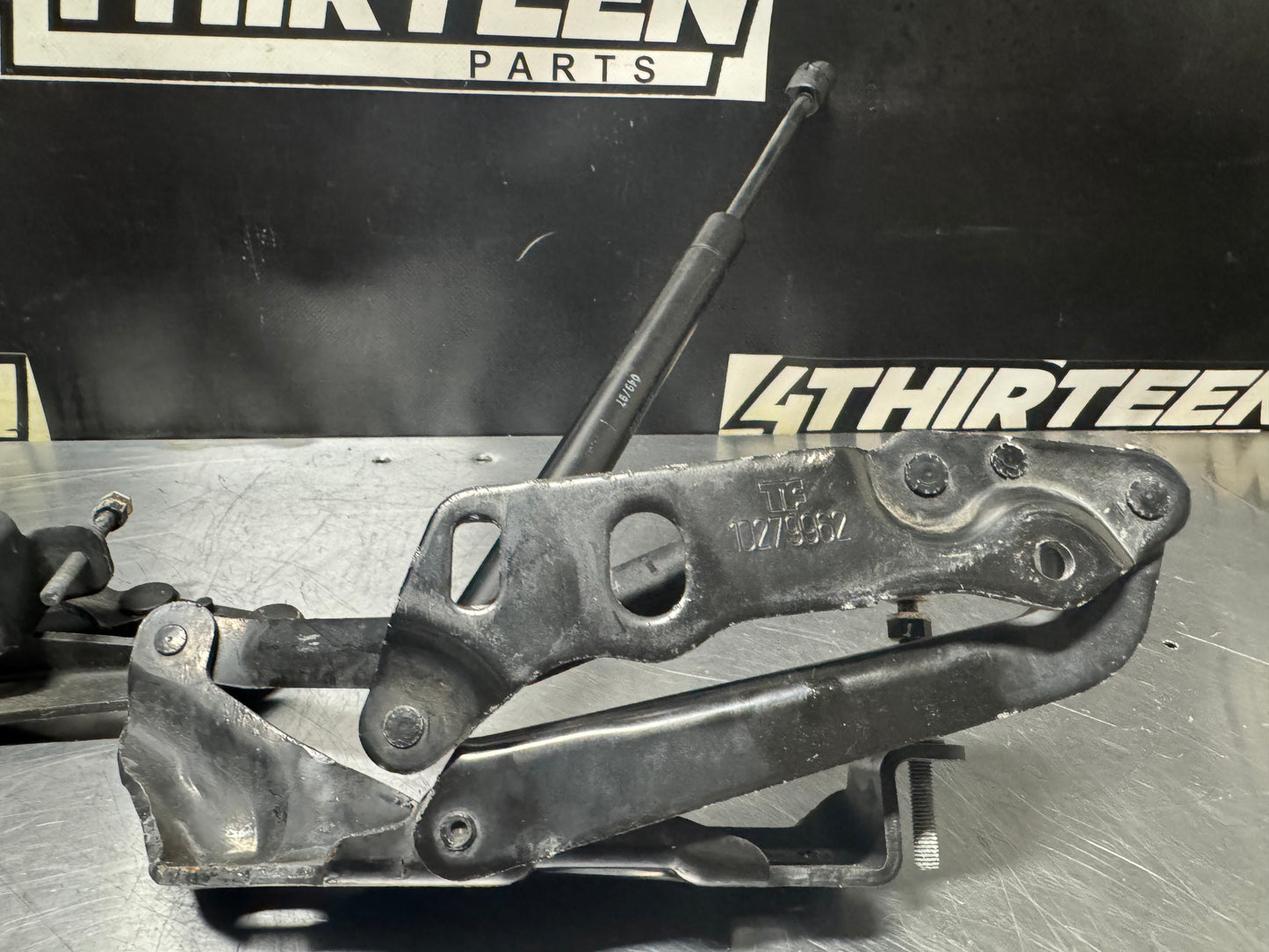 1997 - 2004 CORVETTE C5 RH LH HOOD HINGES OEM #N112