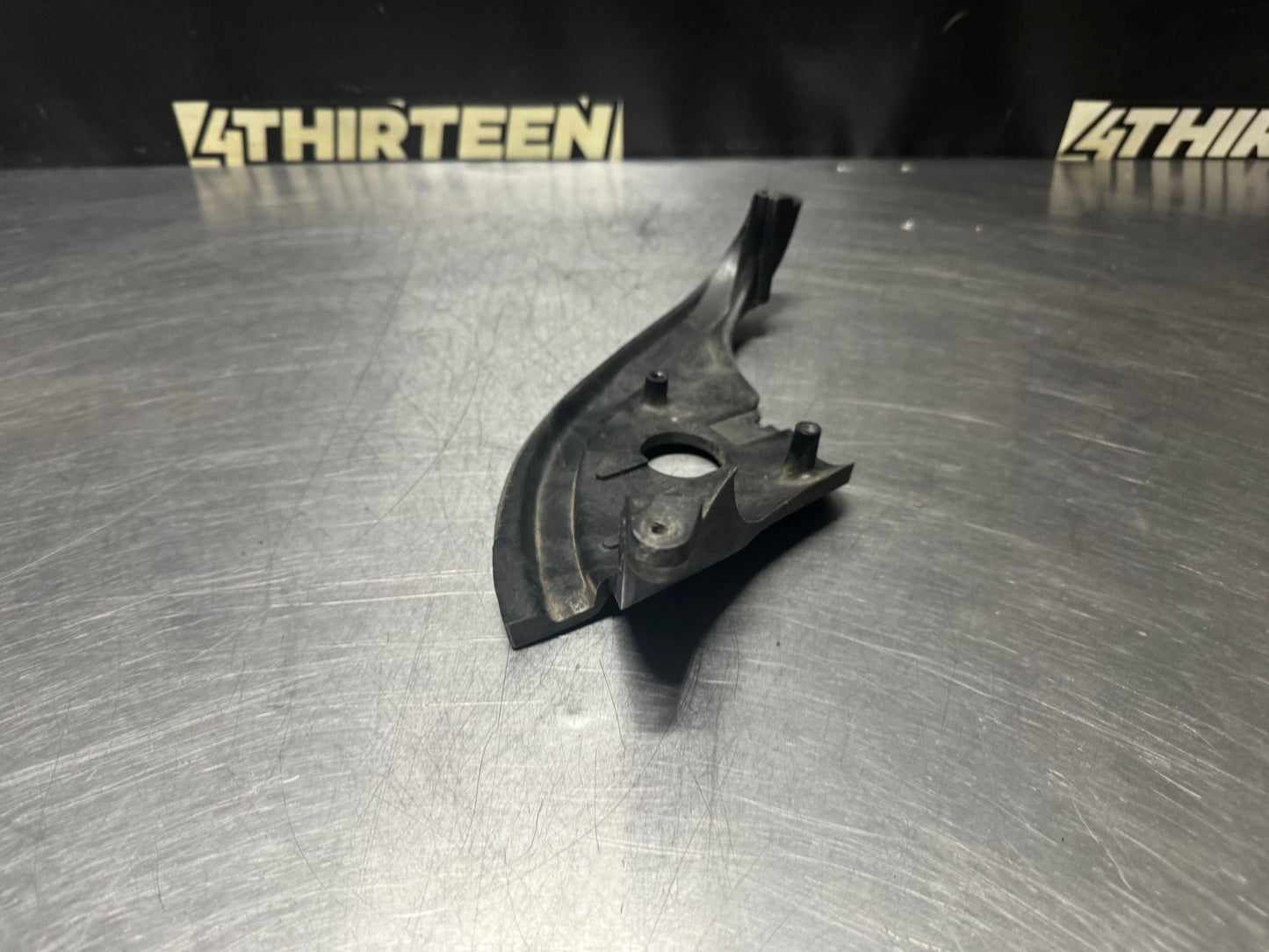 97-04 C5 CORVETTE LH DRIVER SIDE FOG LIGHT MOUNTING BRACKET OEM #N358