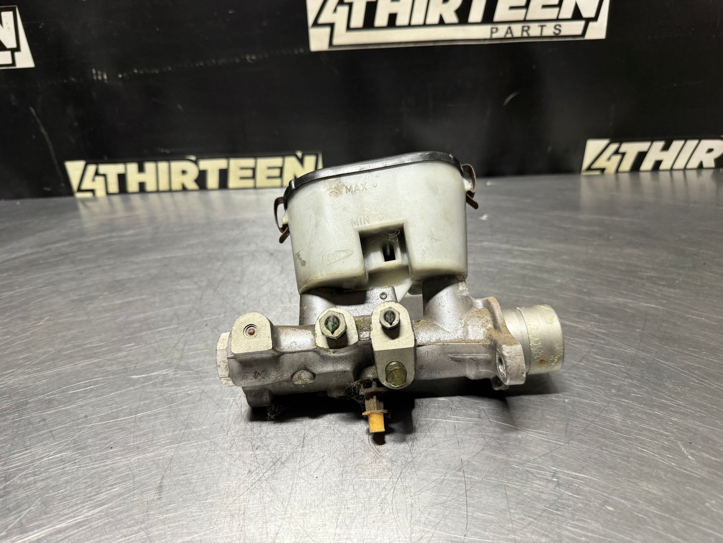 2004 PONTIAC GTO BRAKE MASTER CYLINDER OEM #N321