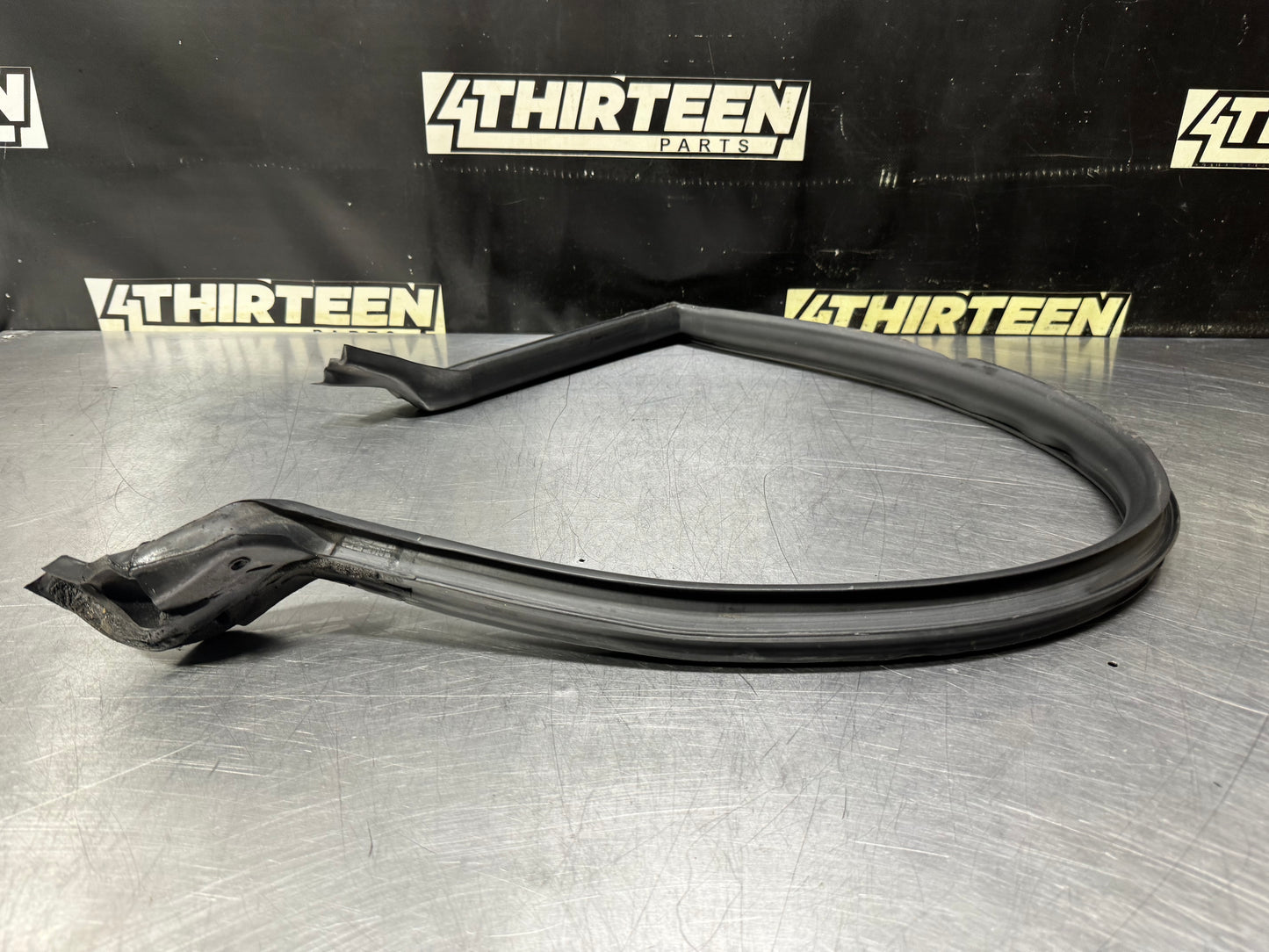 01-04 C5 Z06 FRC CORVETTE LH DRIVER  DOOR SEAL OEM #N848
